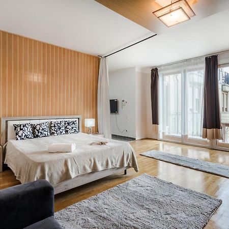 Bpr Timber Loft Home With Balcony ブダペスト エクステリア 写真