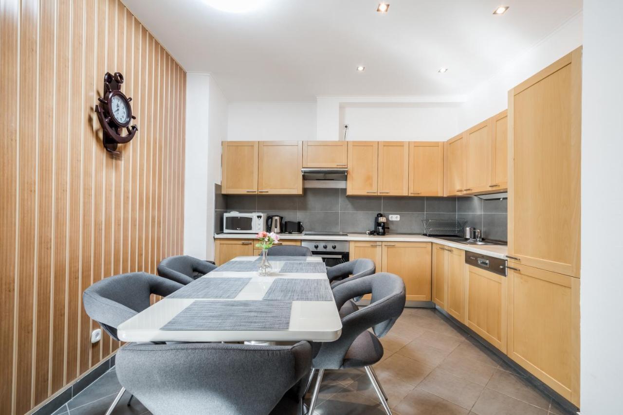 Bpr Timber Loft Home With Balcony ブダペスト エクステリア 写真