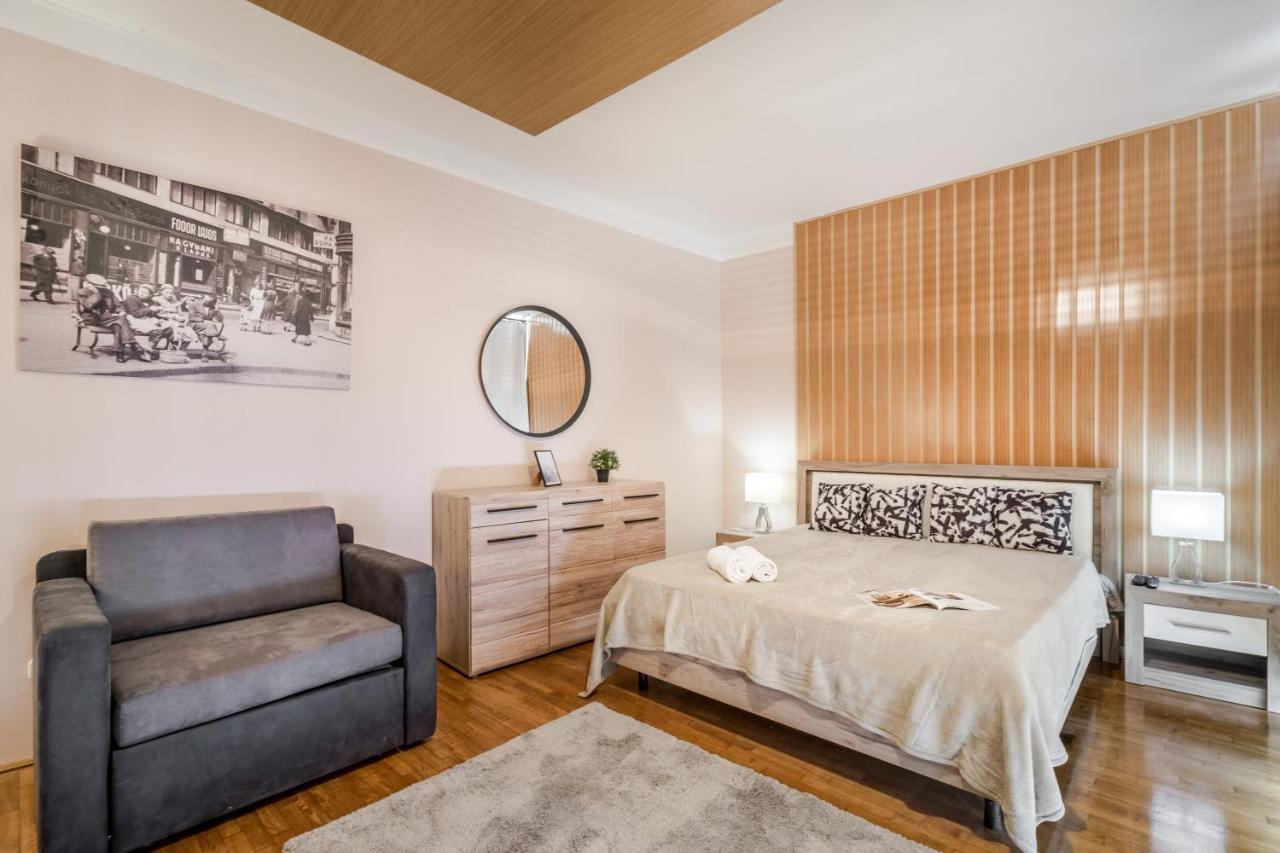 Bpr Timber Loft Home With Balcony ブダペスト エクステリア 写真