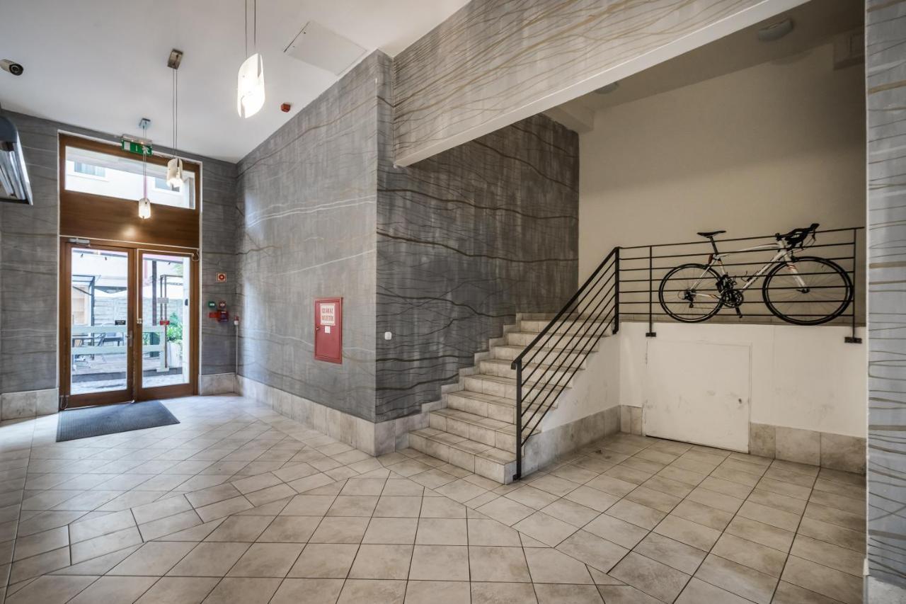 Bpr Timber Loft Home With Balcony ブダペスト エクステリア 写真