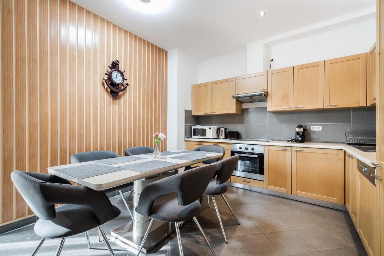 Bpr Timber Loft Home With Balcony ブダペスト エクステリア 写真