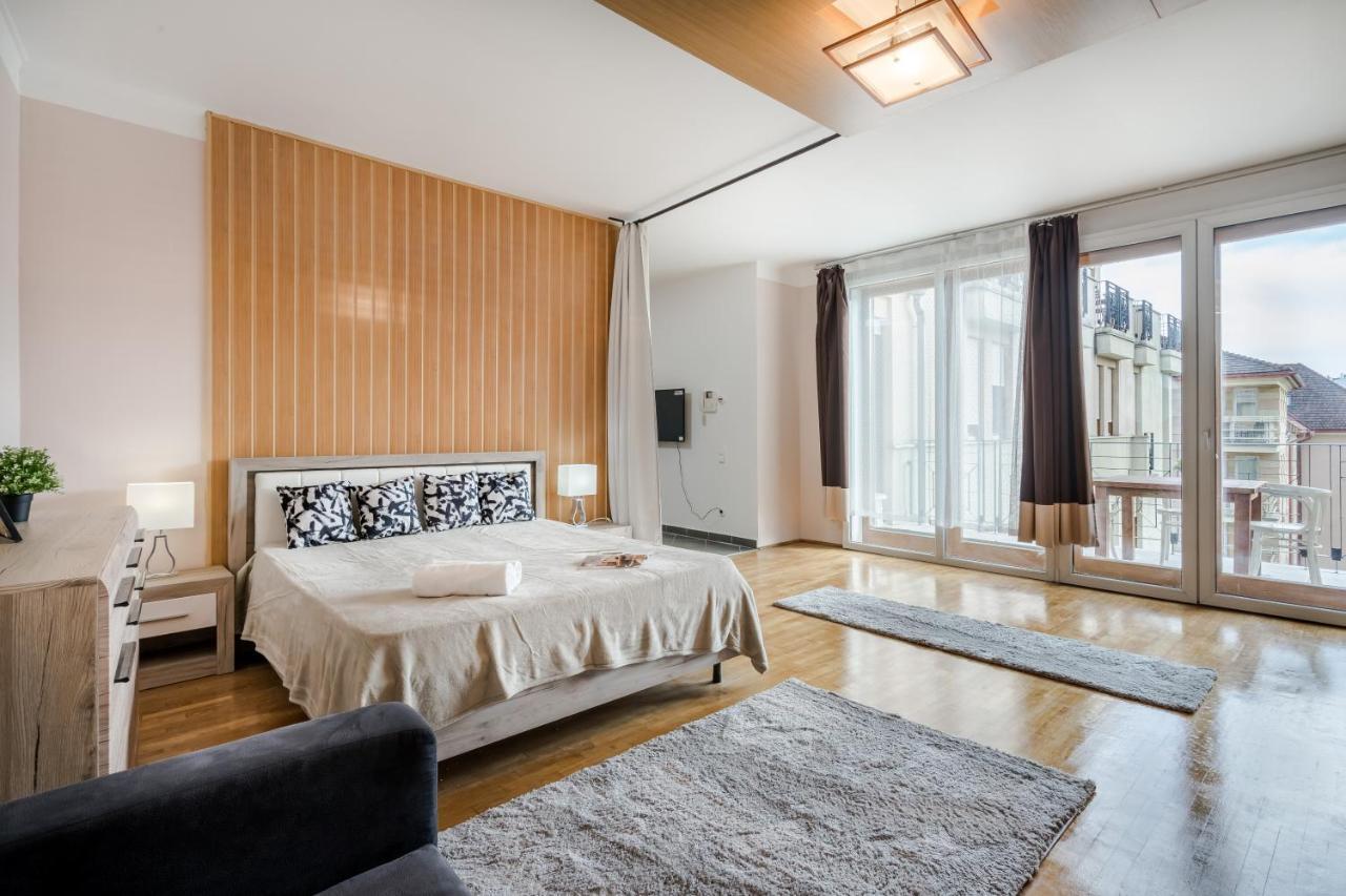 Bpr Timber Loft Home With Balcony ブダペスト エクステリア 写真